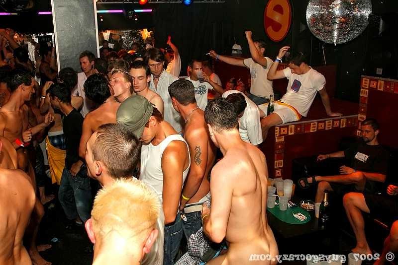 20P Innocent bystanders become part of ass pummeling