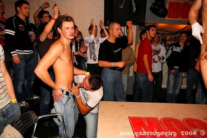 20P At an orgy gays balls become pressure cookers