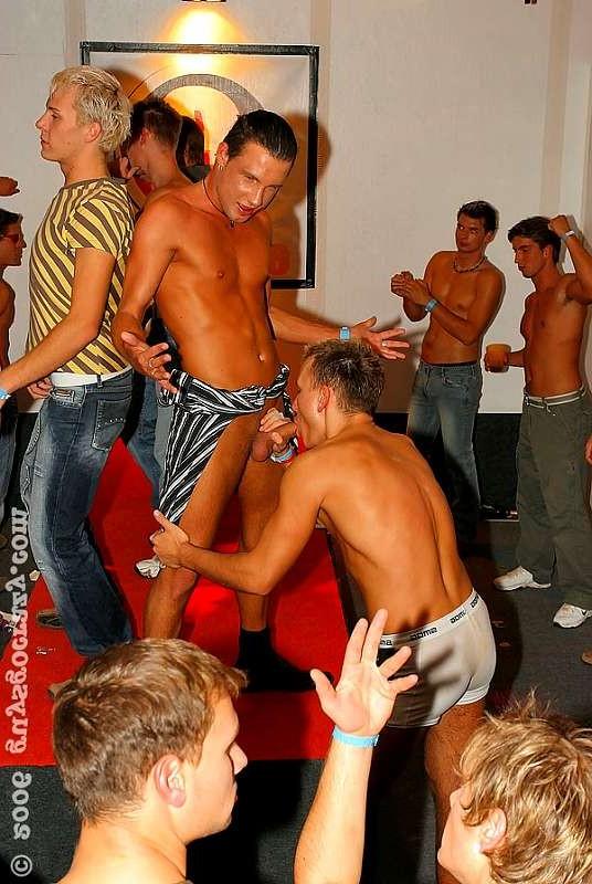 20P Decent looking student gets his ass boned at a pub