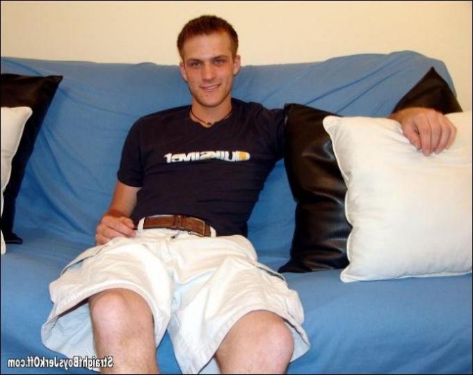 16P fresh student posing and show his spicy cock