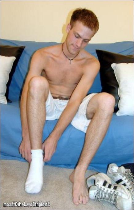 16P fresh student posing and show his spicy cock