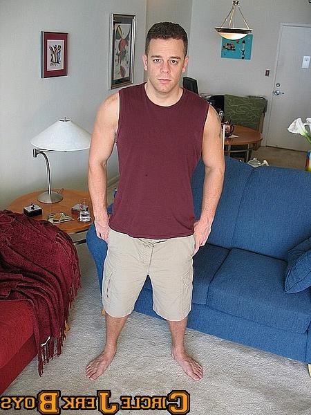 14P Stud in cargo shorts