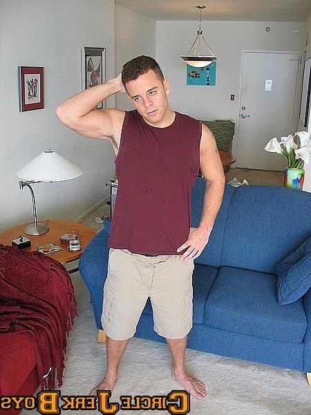 14P Stud in cargo shorts