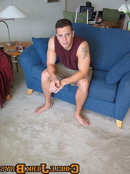 14P Stud in cargo shorts