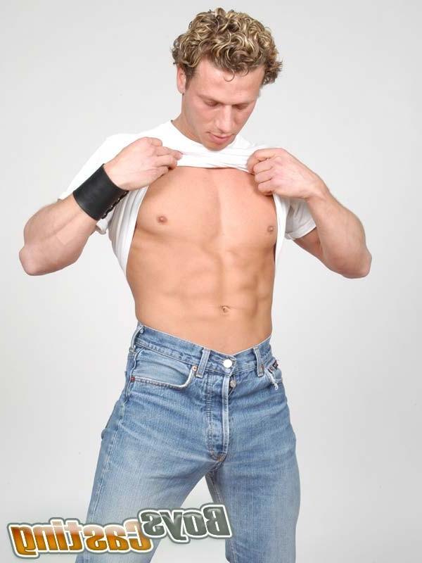 15P Blonde stud with rock hard chest takes off his shirt