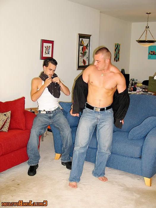 15P Horny guy with strong body fucking a stud