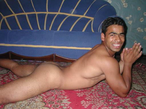 13P Naked stud with a big smile