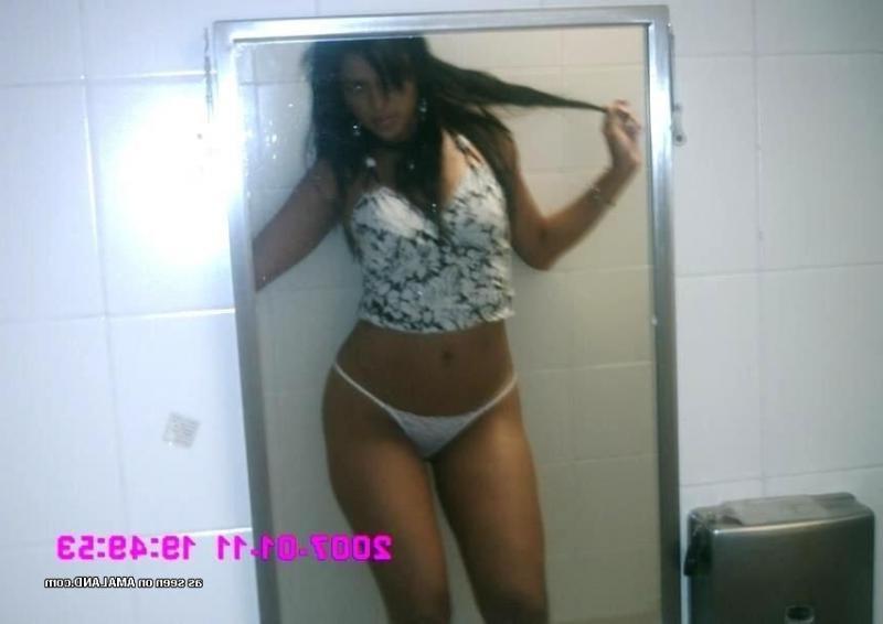 14P Gorgeous Spanish chick stripping naked for her boyfriend