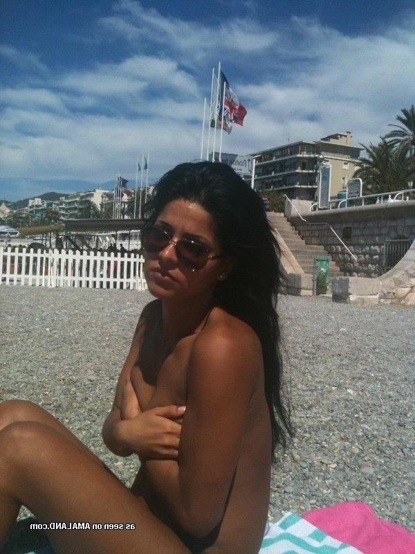 14P Collection of a kinky Latina chick sunbathing topless