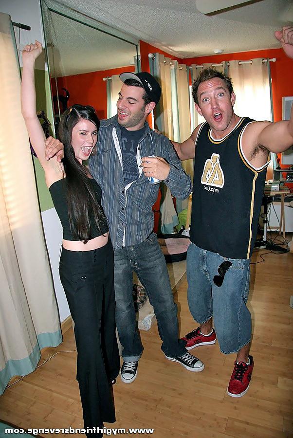 19P Hot chick blows a well hung stud in an act of vengeance