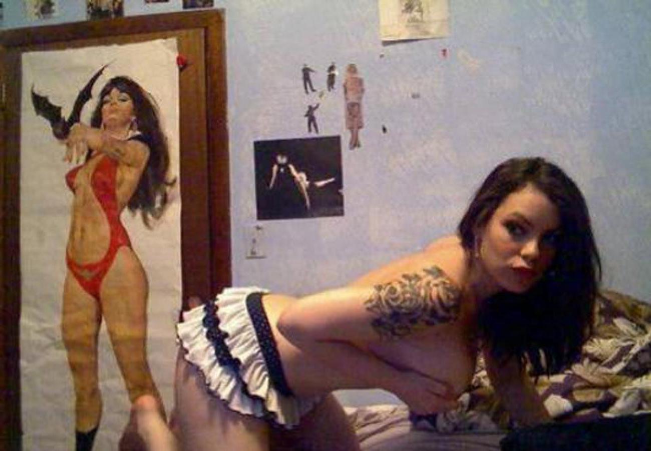 16P Photos of amateur chicks who love their large breasts