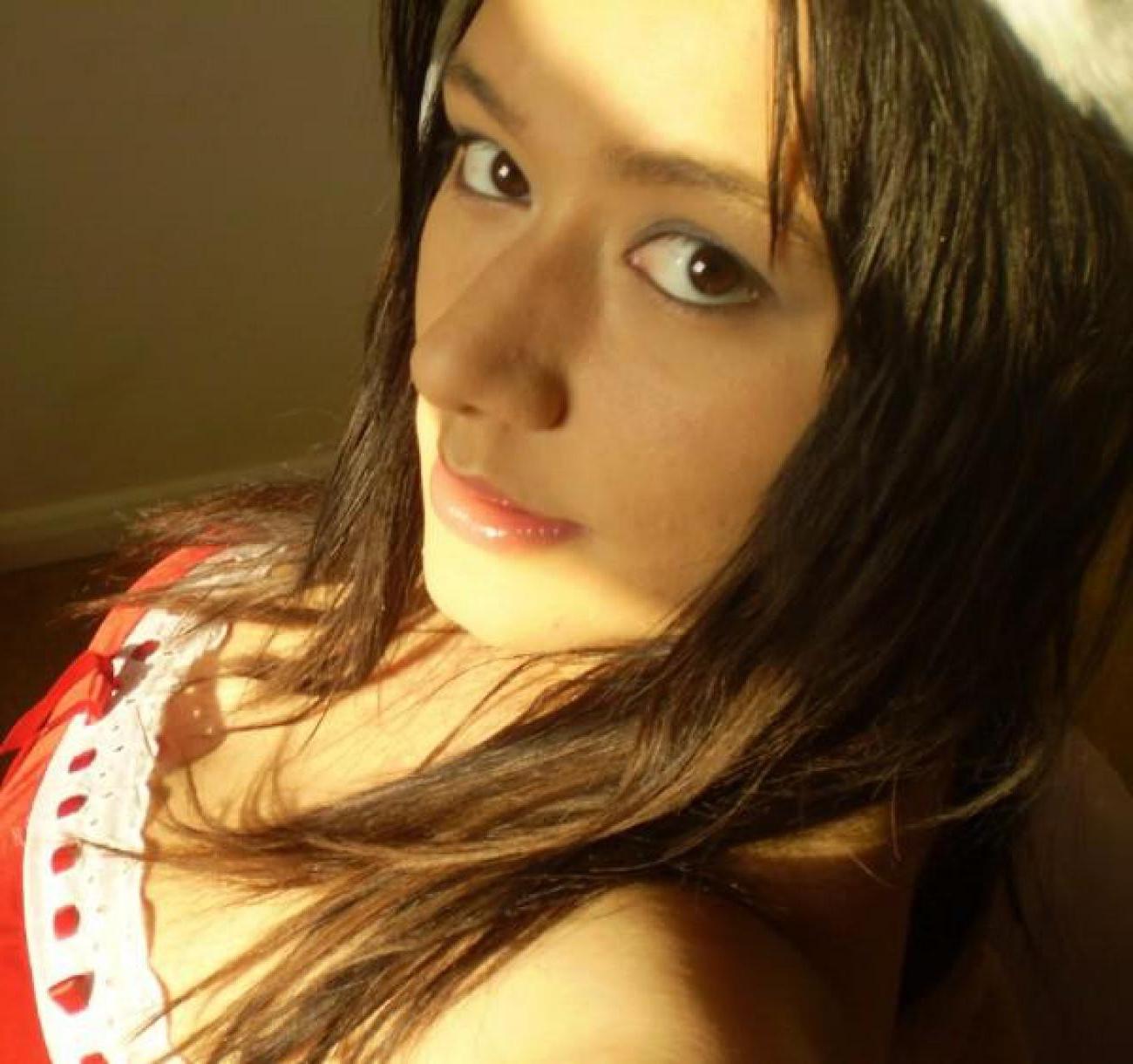 16P Photos of a gorgeous GF with an amazing pair of tits