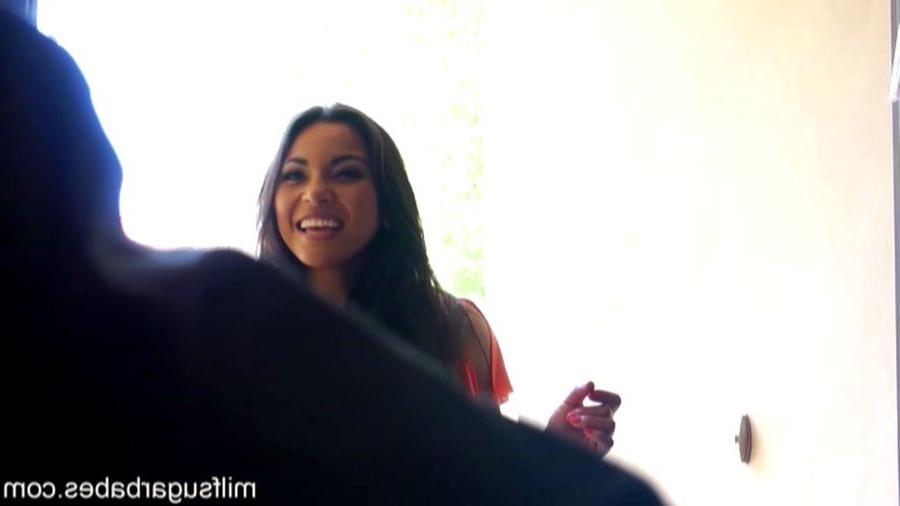 16P Exotic milf Adrianna Luna meets her secret lover