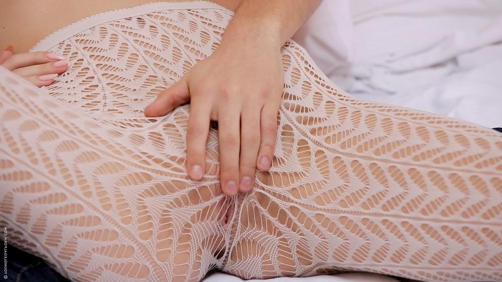 15P Horny tall babe banged in bed