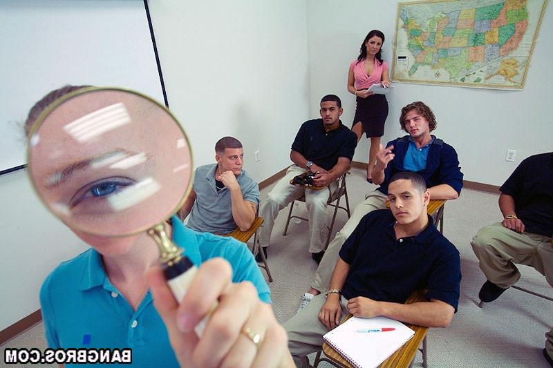 16P How it's possible to concentrate with such a hot teacher???