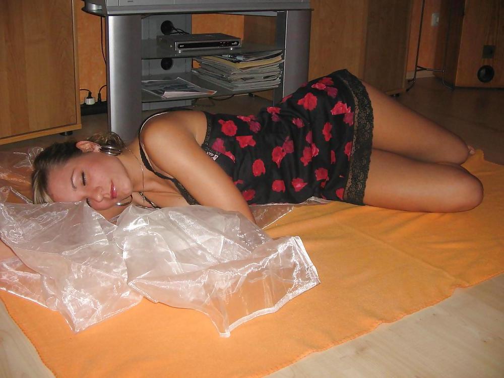 25P POOR GIRL