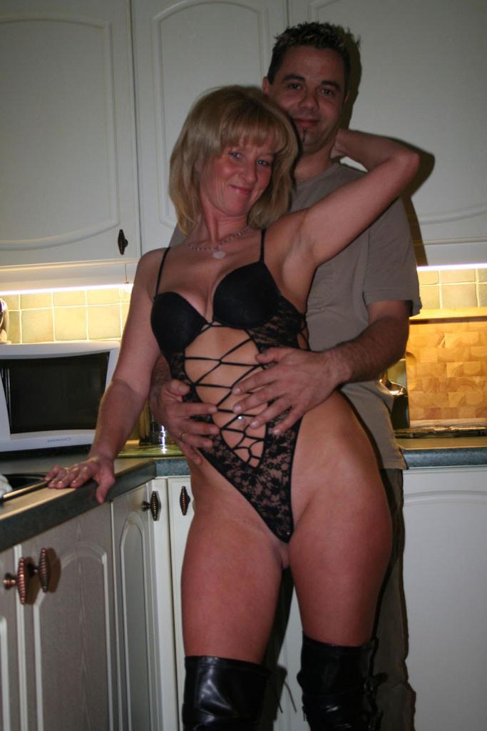 15P Hot granny fucks her younger boyfriend