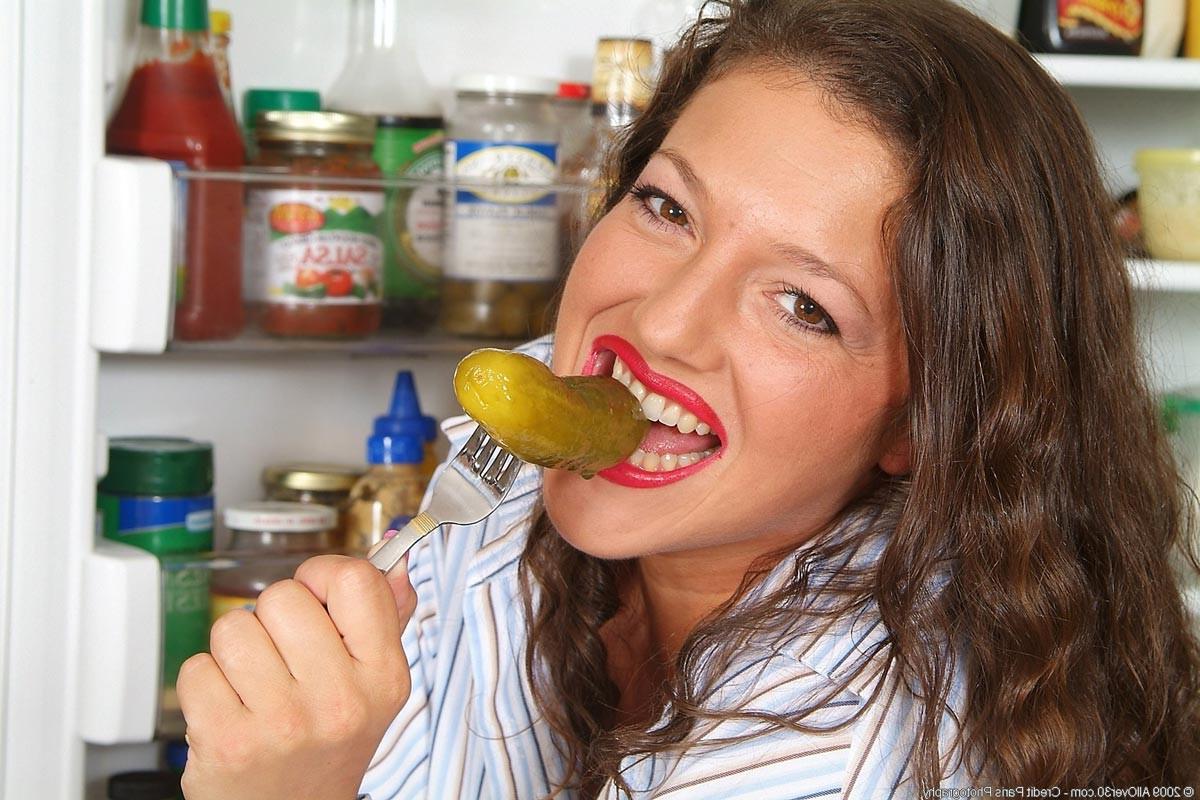 15P Big breasted wife playing with a cucumber in the kitchen