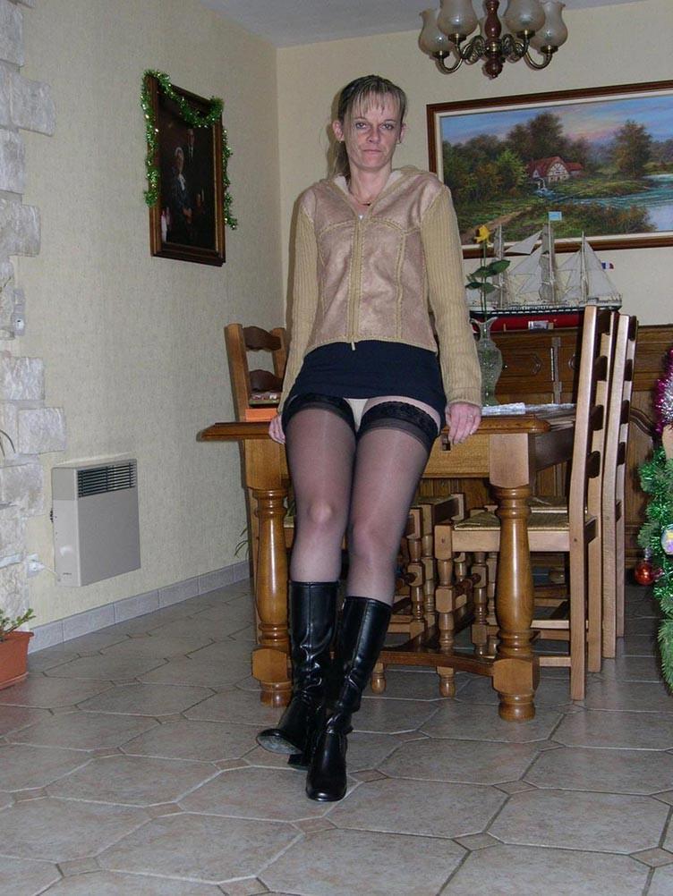 20P Amateur mature wife posing and sucking cock