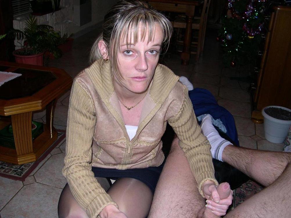 20P Amateur mature wife posing and sucking cock