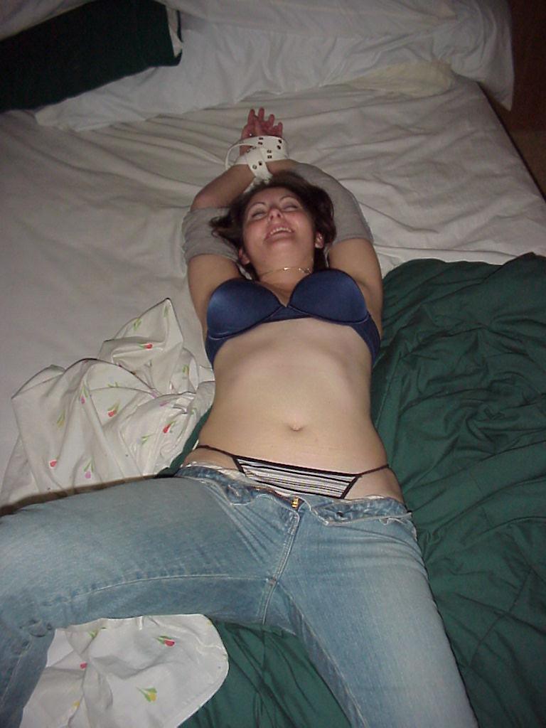 20P Hairy amateur girlfriend sucking and fucking