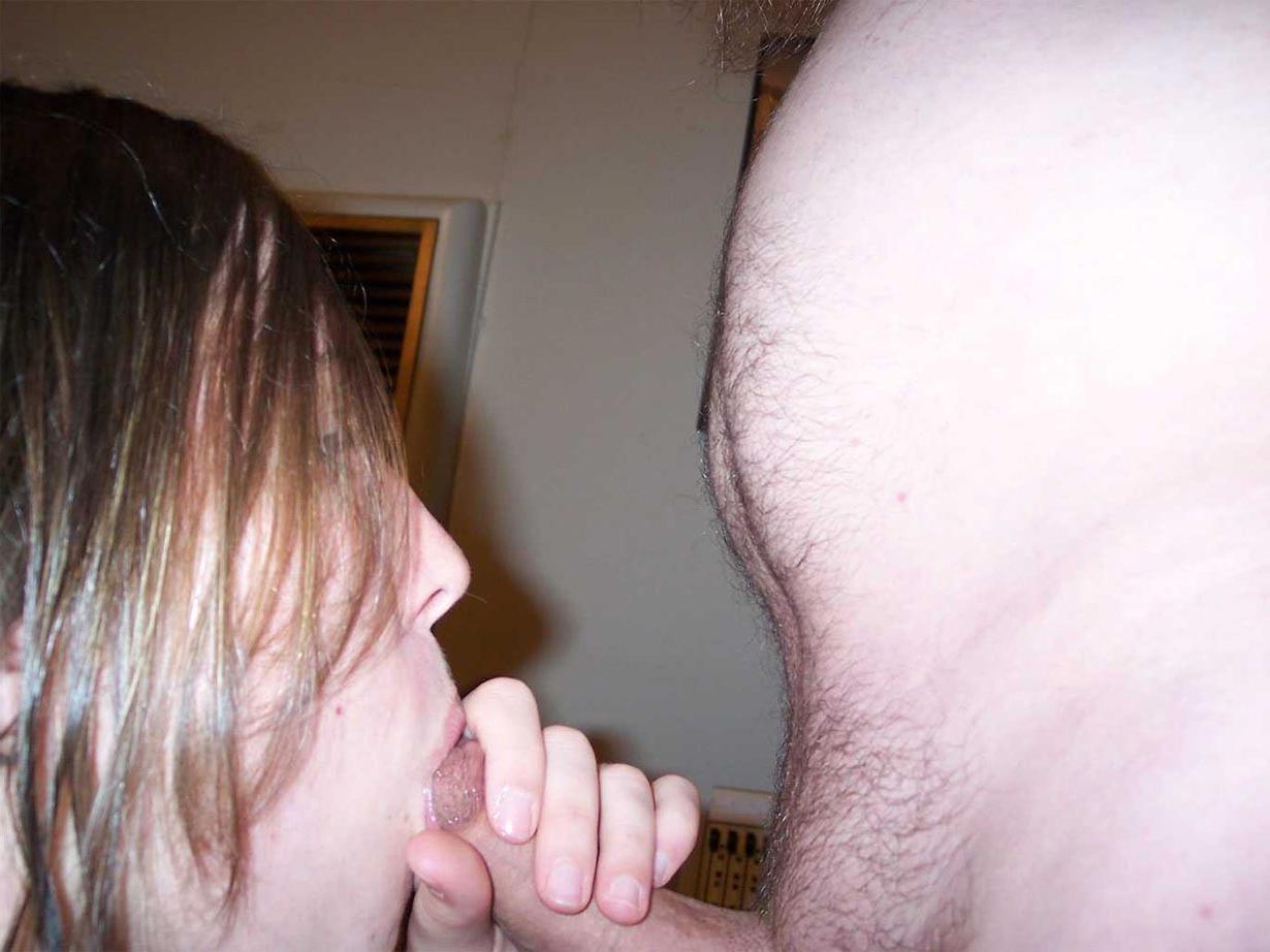20P Amateur girlfriend with hot boobs sucking cock