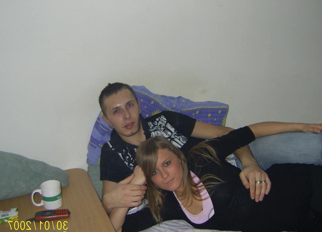 20P Awesome blonde amateur babe sucking her boyfriend's dick