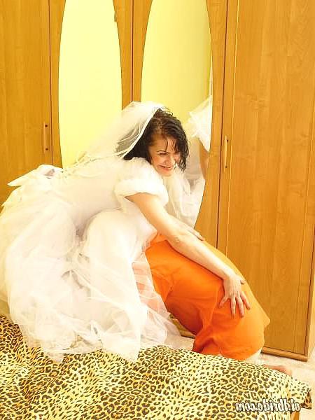 16P He wanted her to slip into her wedding dress before banging her senseless