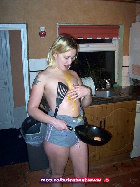 20P Messy blonde wife