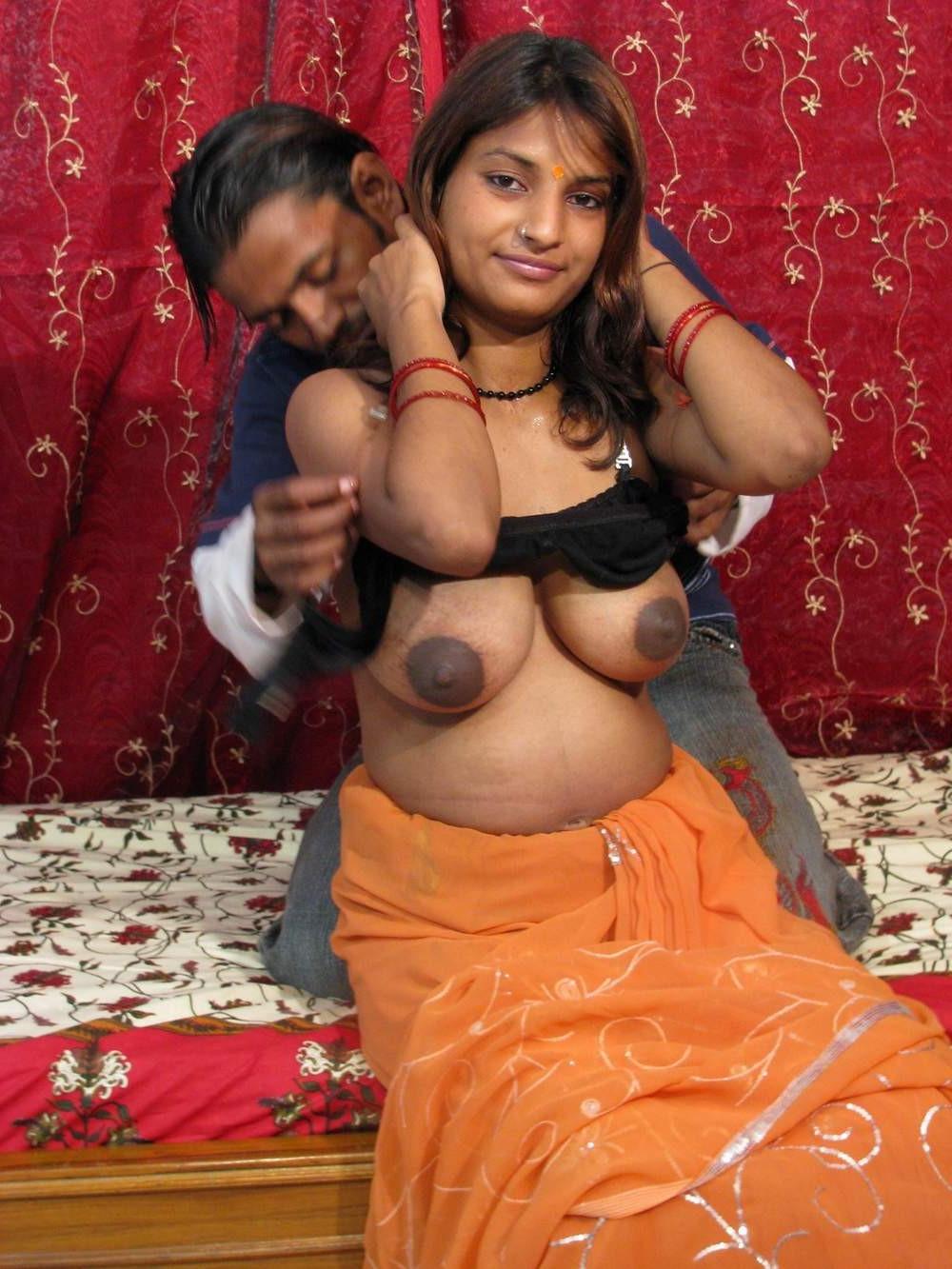 10P Indian amateur with big nipples sucks and gets facial