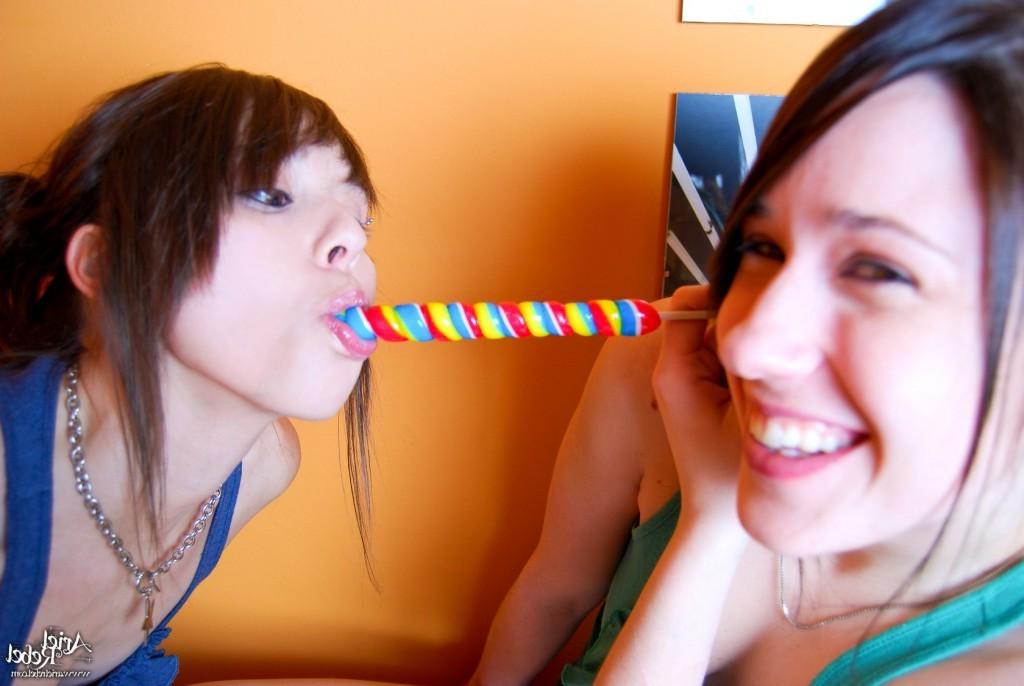 16P Lesbian teen girls suck lollypop
