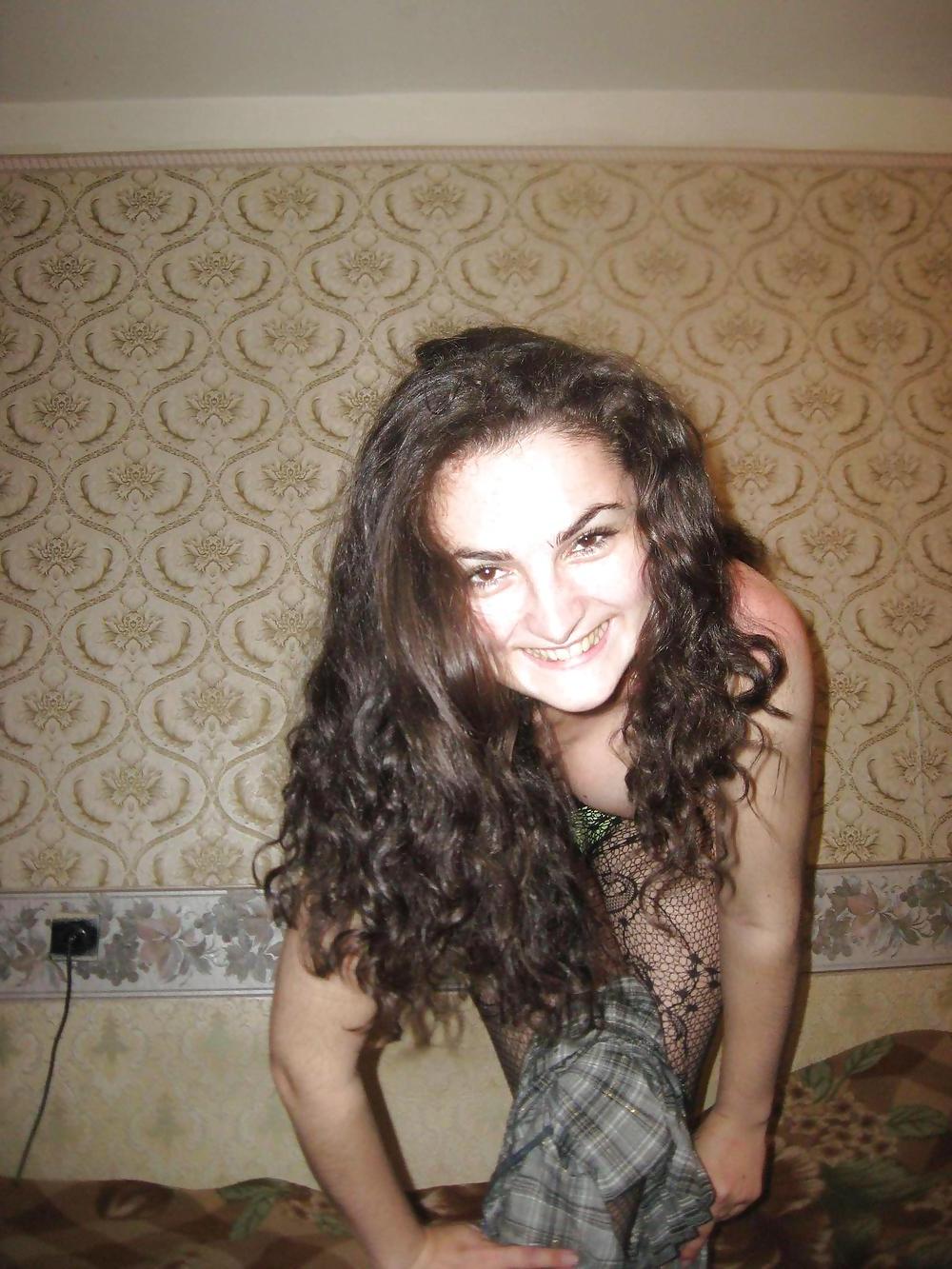 25P RUSSIAN GIRL POSING FOR BF
