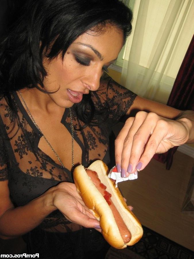 16P Busty milf Persia Pele fucks her black boyfriend