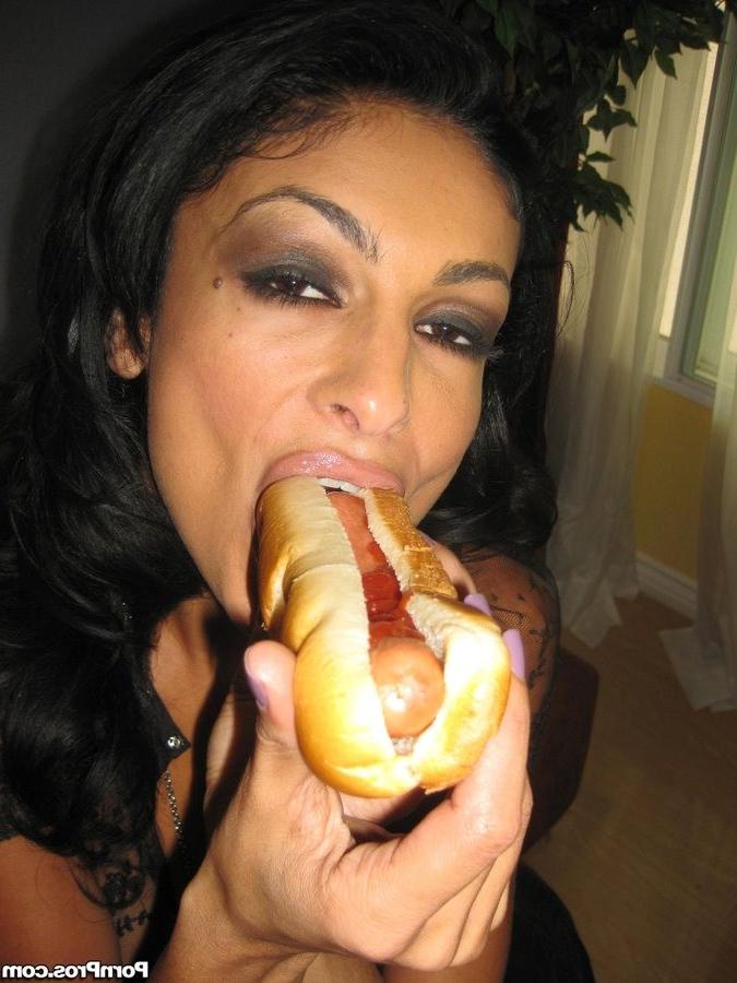 16P Busty milf Persia Pele fucks her black boyfriend