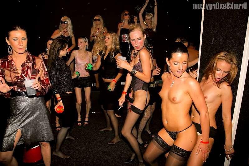 20P White chicks take black monster dicks like interracial queens