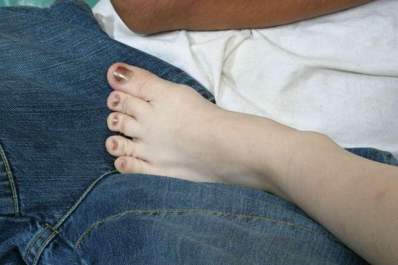16P Interracial foot fetish action