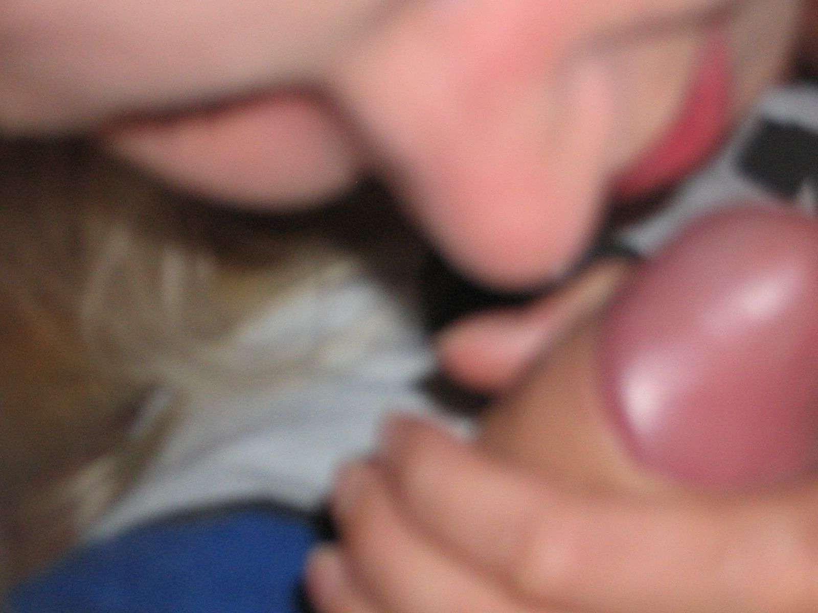 18P A horny blonde and her boyfriend's dirty vacation pics