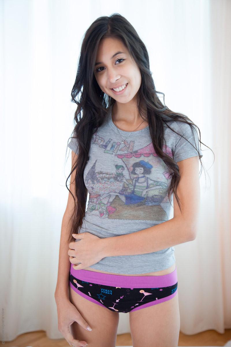 15P Gorgoeus exotic teen with nice naturals