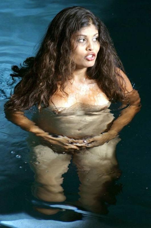 16P Mature latina babe fingering pussy near the pool