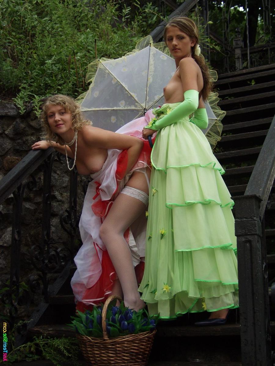16P Lesbian exhibitionist twosome in the city