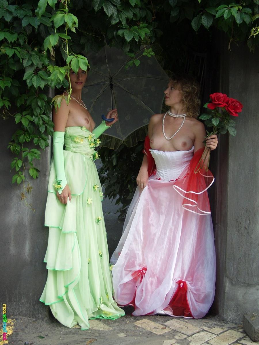 16P Lesbian exhibitionist twosome in the city