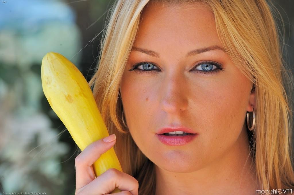 16P Blonde with hot round tits toying her pussy with big banana