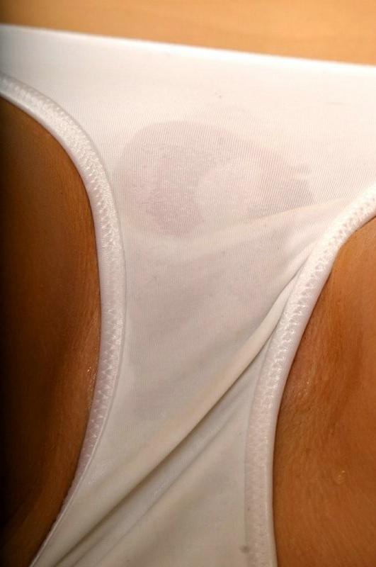 16P Reife Single-Liebhaberin fingert ihre Muschi für einen feuchten Orgasmus