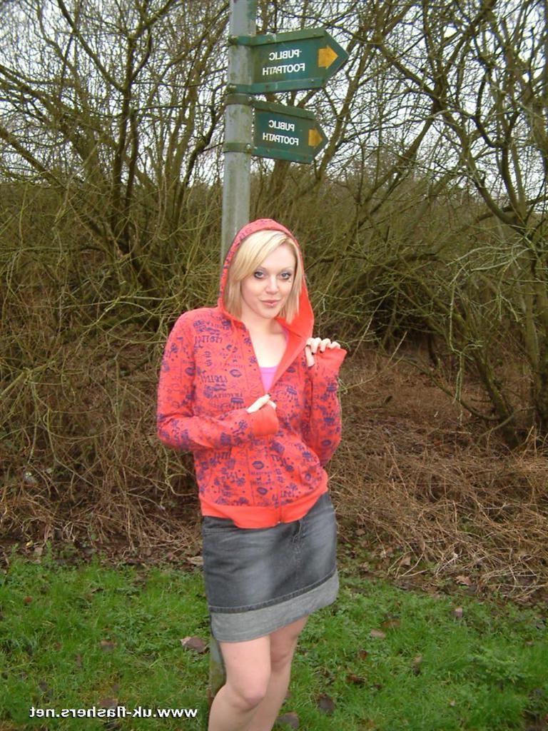 15P Cute blonde amateur exhibitionist chick toying outdoors