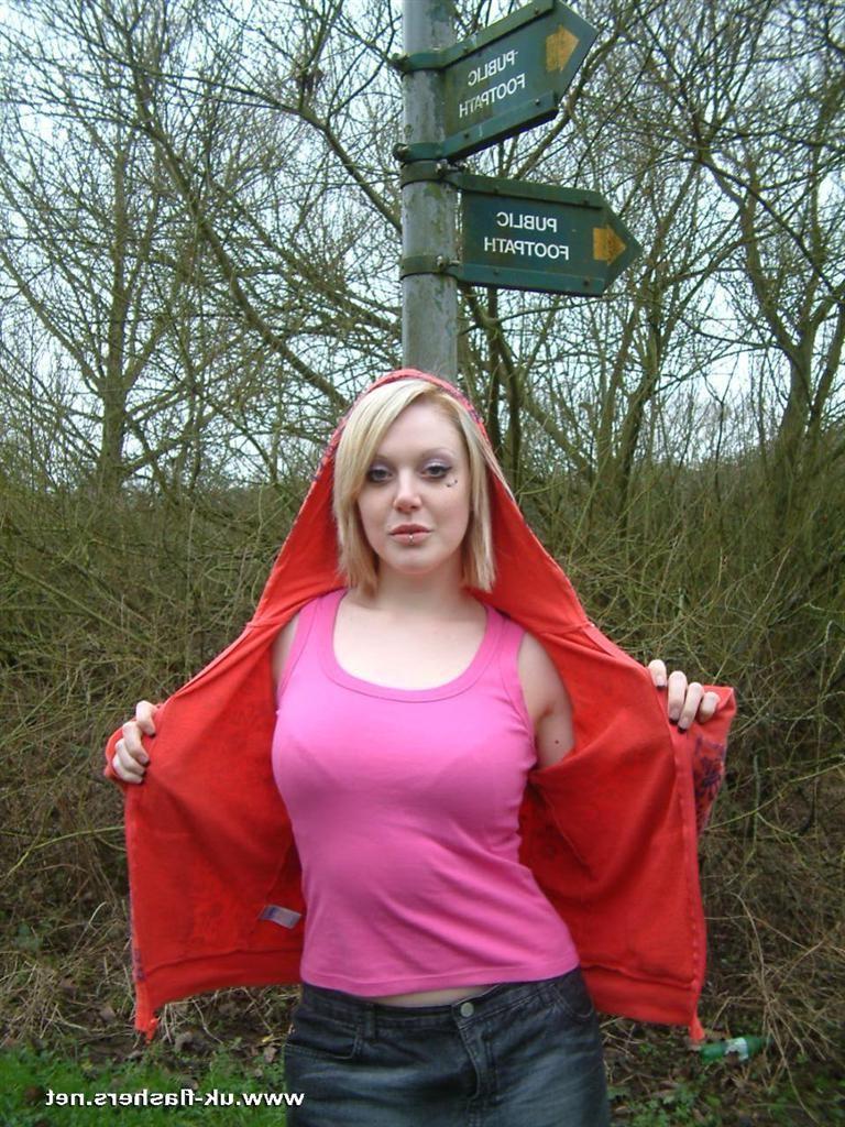15P Cute blonde amateur exhibitionist chick toying outdoors
