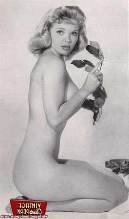 12P Topless dancer Candy Barr showing her fine body
