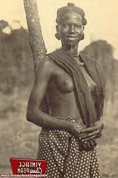 12P Sexual vintage pictures of several ethnic ladies