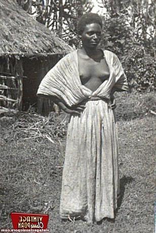 12P Ethnic vintage ladies showing their cute natural bodies