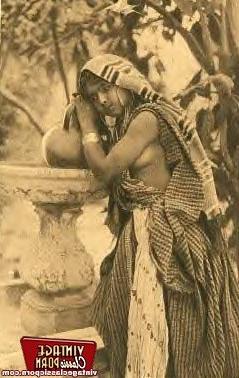 12P Ethnic vintage ladies showing their cute natural bodies