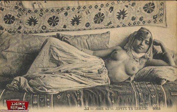 12P Ethnic vintage ladies showing their cute natural bodies